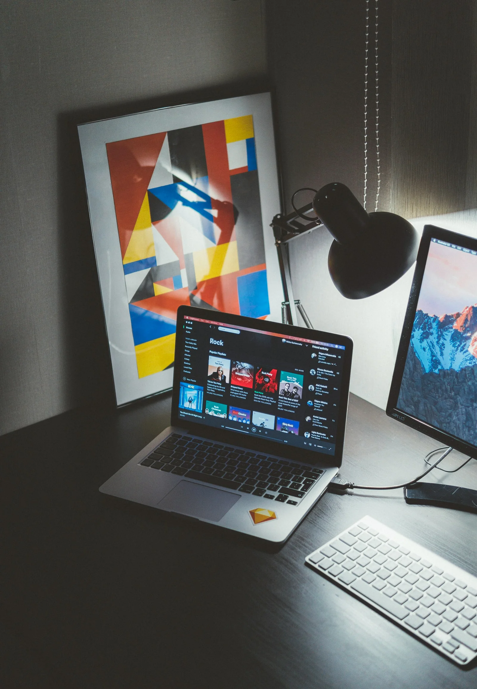Web Design vs Front-End Development: Understanding the Key Differences and Roles