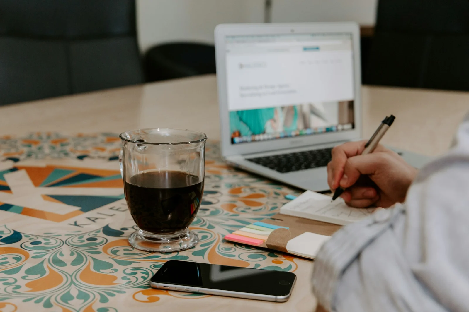SEO vs AEO: Understanding the Key Differences in Digital Marketing
