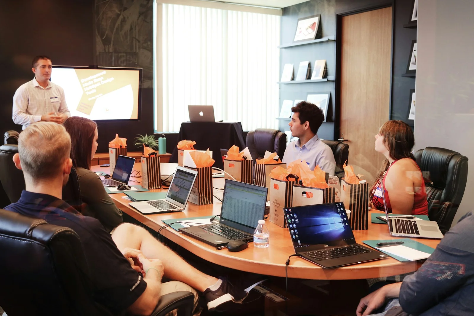 Who is a Digital Marketing Manager? Roles, Responsibilities, and Skills
