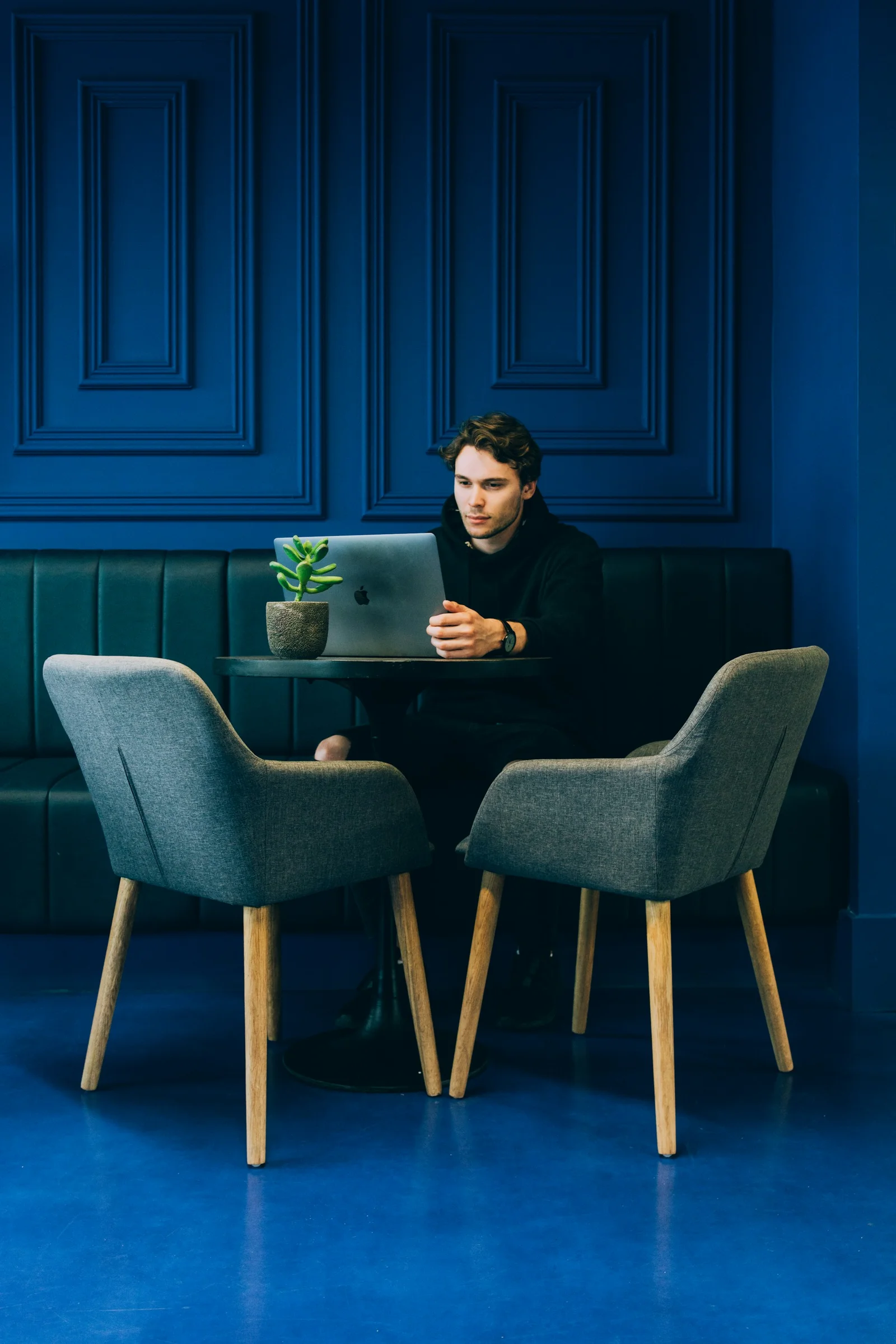 Who Designs Websites? Understanding the Roles in Web Design