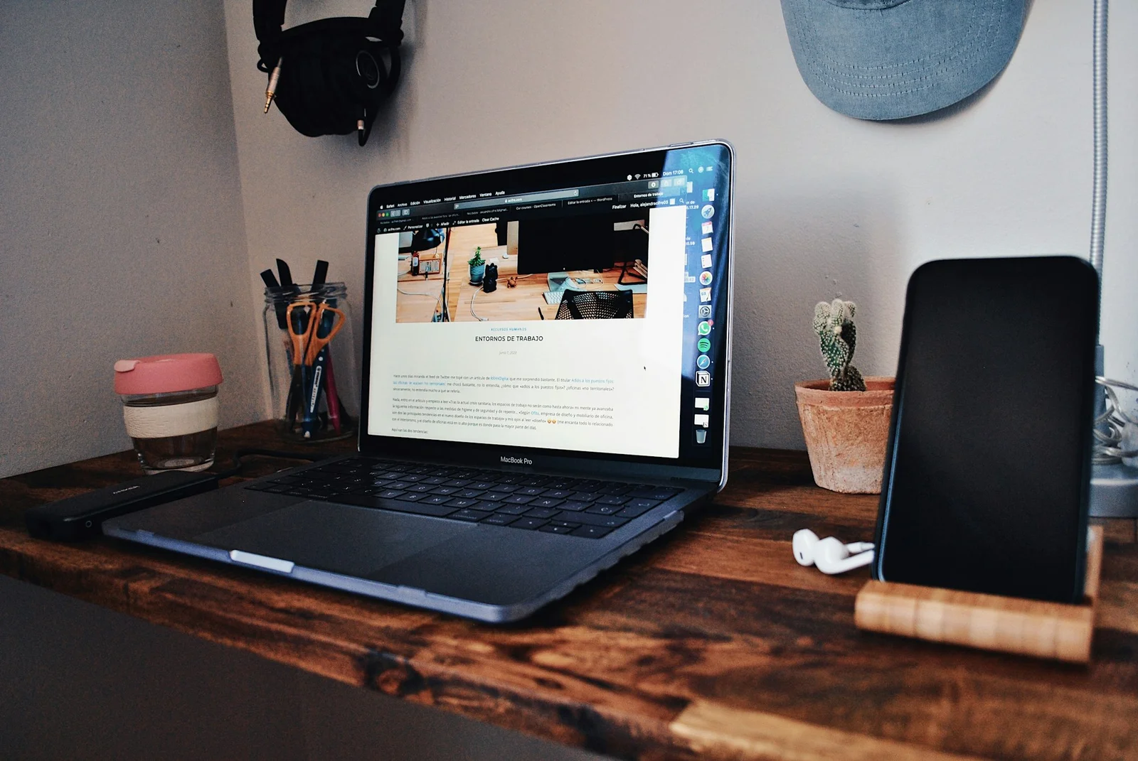 Digital Marketing vs. Affiliate Marketing: Which is Right for You?