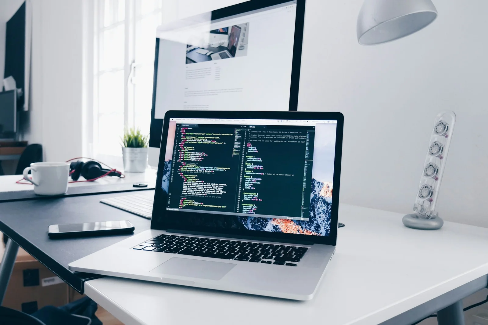 From Website Design to Code: Bridging Creativity and Functionality