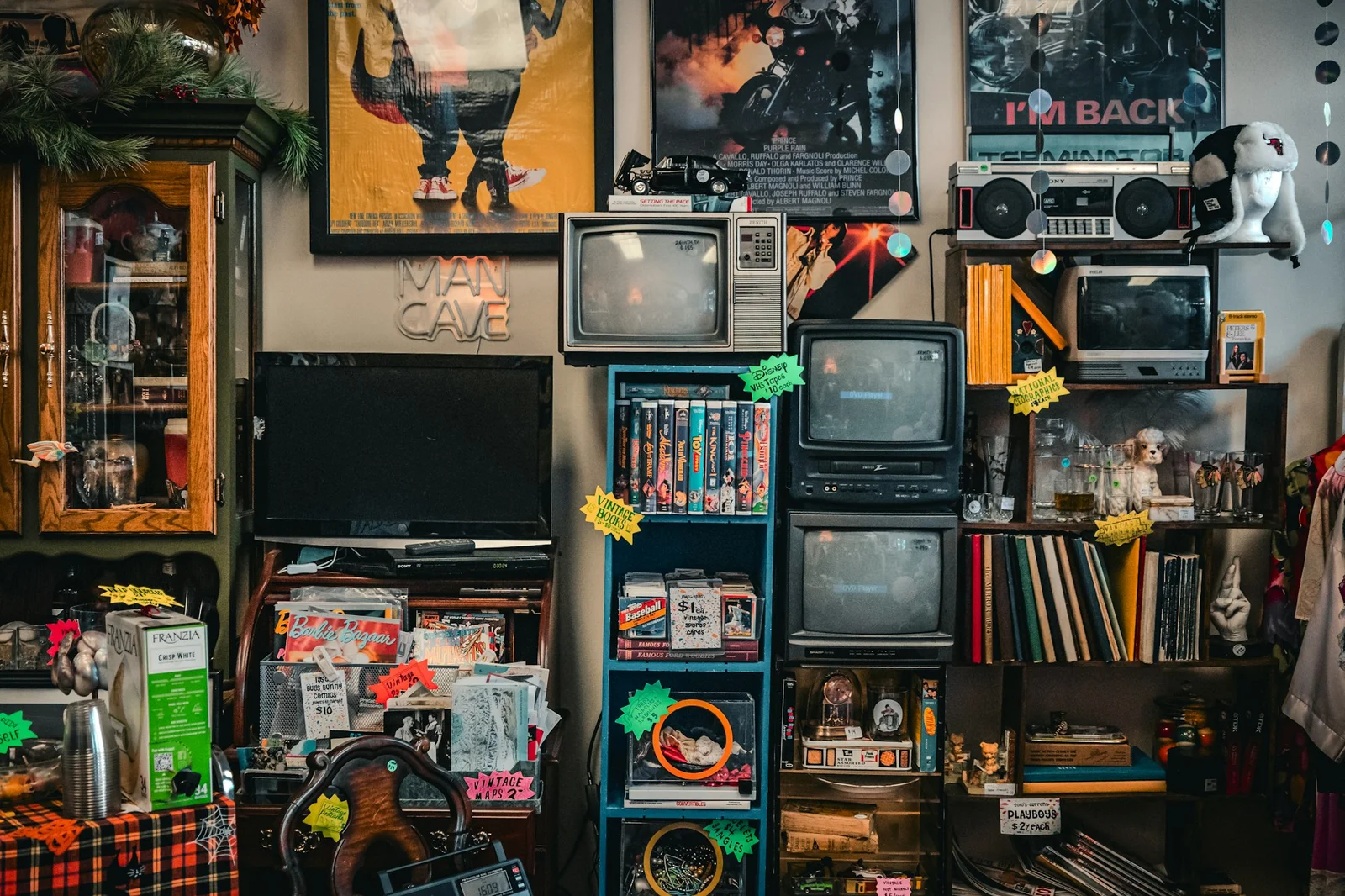 Social Media vs Traditional Media: A Comprehensive Comparison